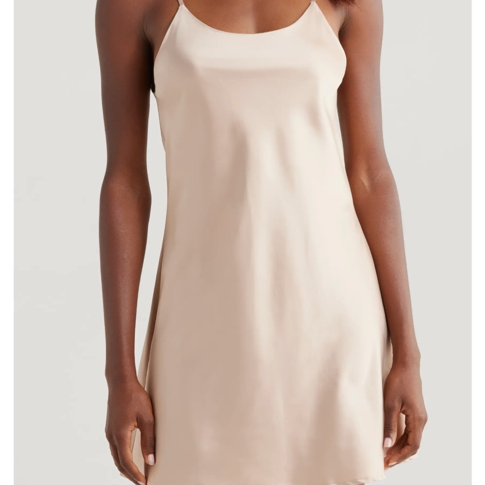 Natori Glamour Stretch Satin Chemise